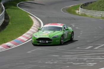 Aston Martins dominate class at Nrburgring
