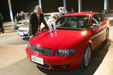 Chief Judge, Ernest Litera, with Audi S4 at ABC awards 11/11/04