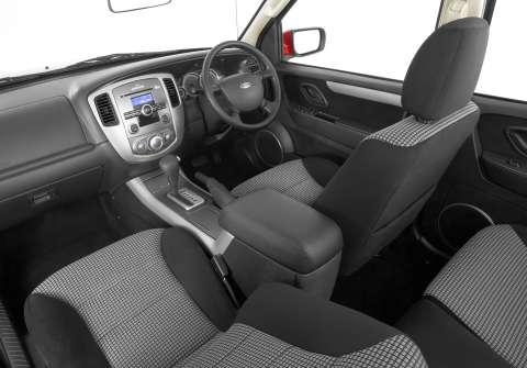 Ford Escape XLS interior