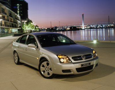 The 2004 Holden 
      Vectra CDXi hatchback, coloured 'Oyster'