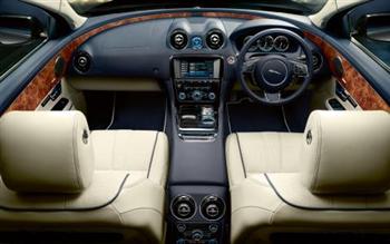 2010 Jaguar XJ (copyright image)