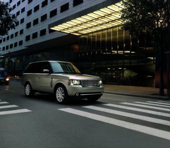 2010 Range Rover Vogue (copyright image)