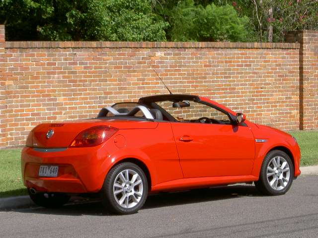 At under 4 metres in length the Tigra was easy to park