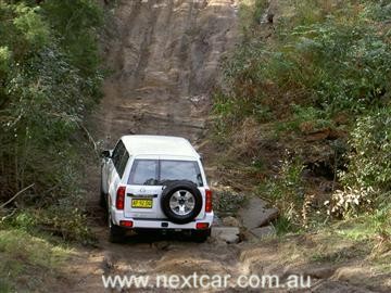Nissan Patrol ST-L 
 
Click on the image for a larger view