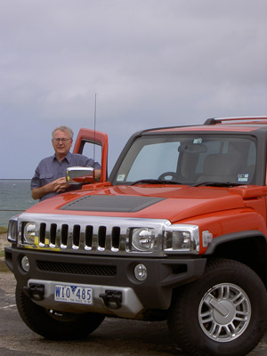 Stephen Walker with the 
Hummer H3 (copyright image)
